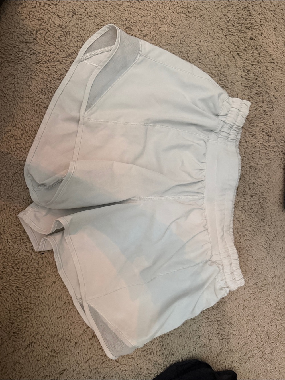 Lululemon-Women's light blue hotty hot 4” tall Shorts